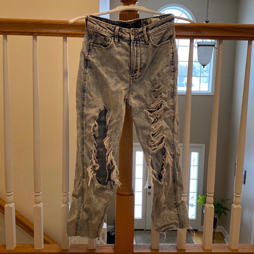 hollister ripped mom jeans